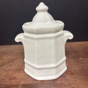 Vintage Pfaltzgraff Heritage white stoneware sugar bowl
